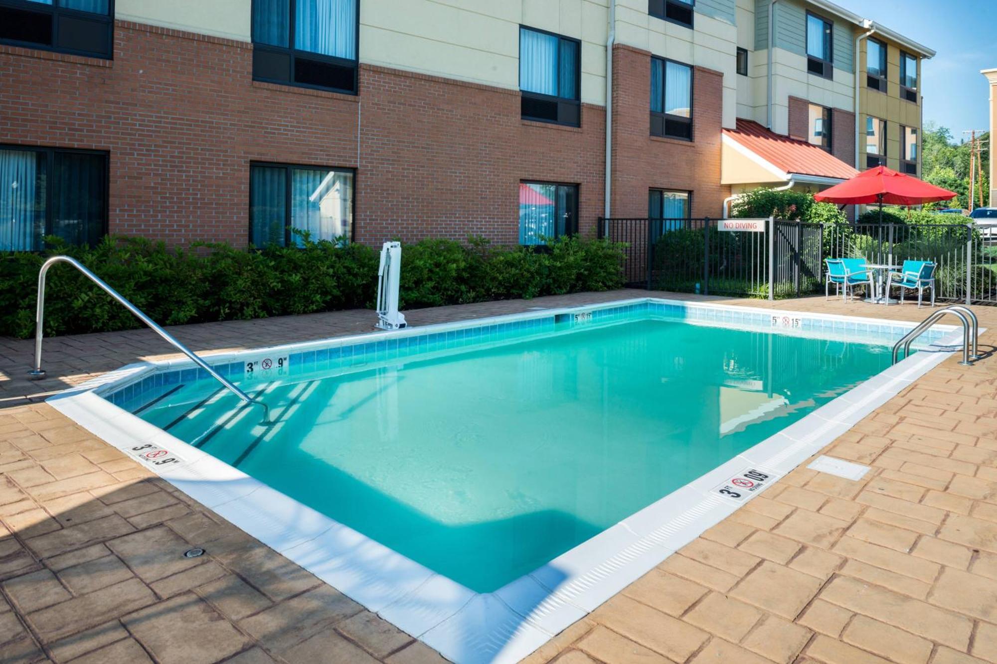 Towneplace Suites Huntington Exterior photo