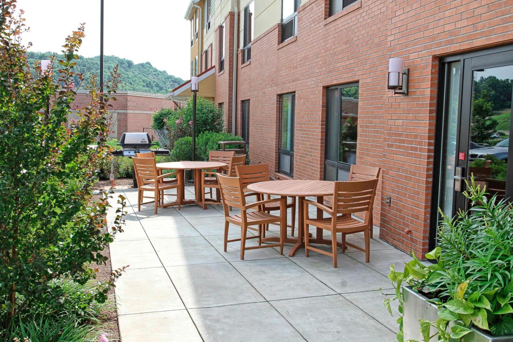 Towneplace Suites Huntington Exterior photo